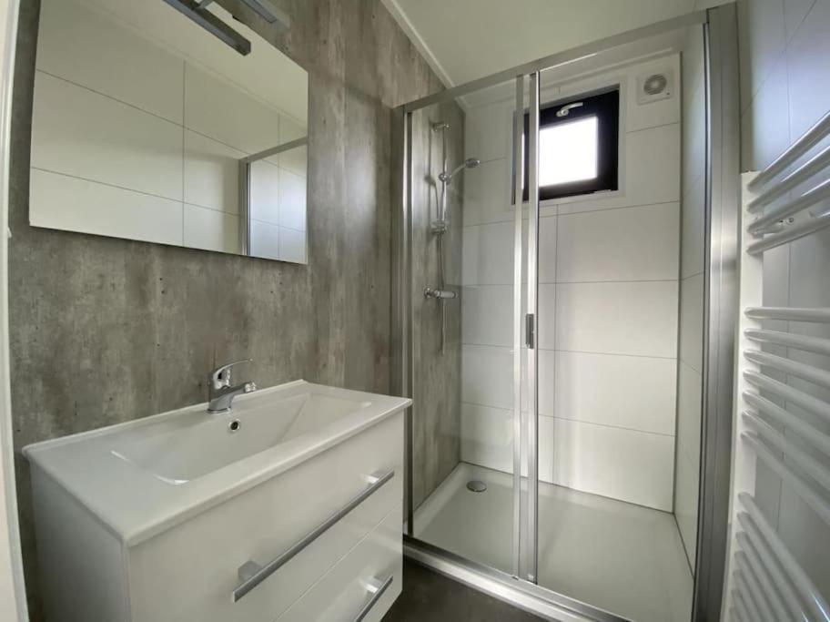 Tiny Vakantiehuis Aan Het Water Met Eigen Steiger En Airco 坎彭 外观 照片