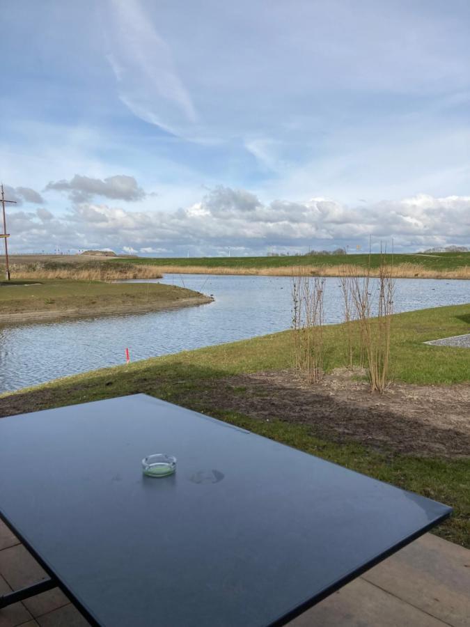 Tiny Vakantiehuis Aan Het Water Met Eigen Steiger En Airco 坎彭 外观 照片