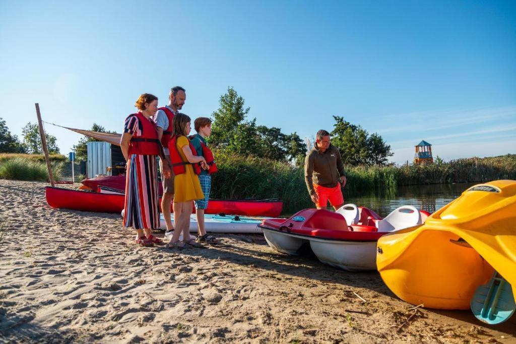 Tiny Vakantiehuis Aan Het Water Met Eigen Steiger En Airco 坎彭 外观 照片