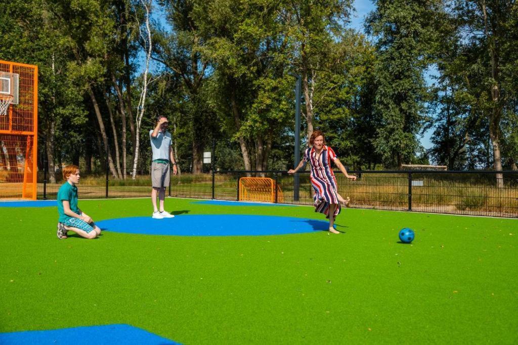 Tiny Vakantiehuis Aan Het Water Met Eigen Steiger En Airco 坎彭 外观 照片